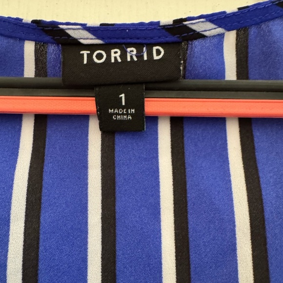 Torrid royal blue dress shirt size 1 gently used - Picture 2 of 2